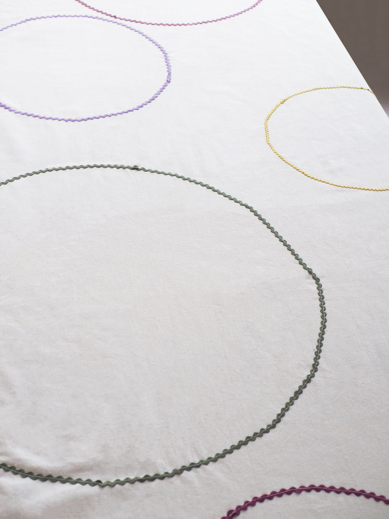 Tafellaken - Gebroken wit gekleurde cirkels - 150 x 240 cm