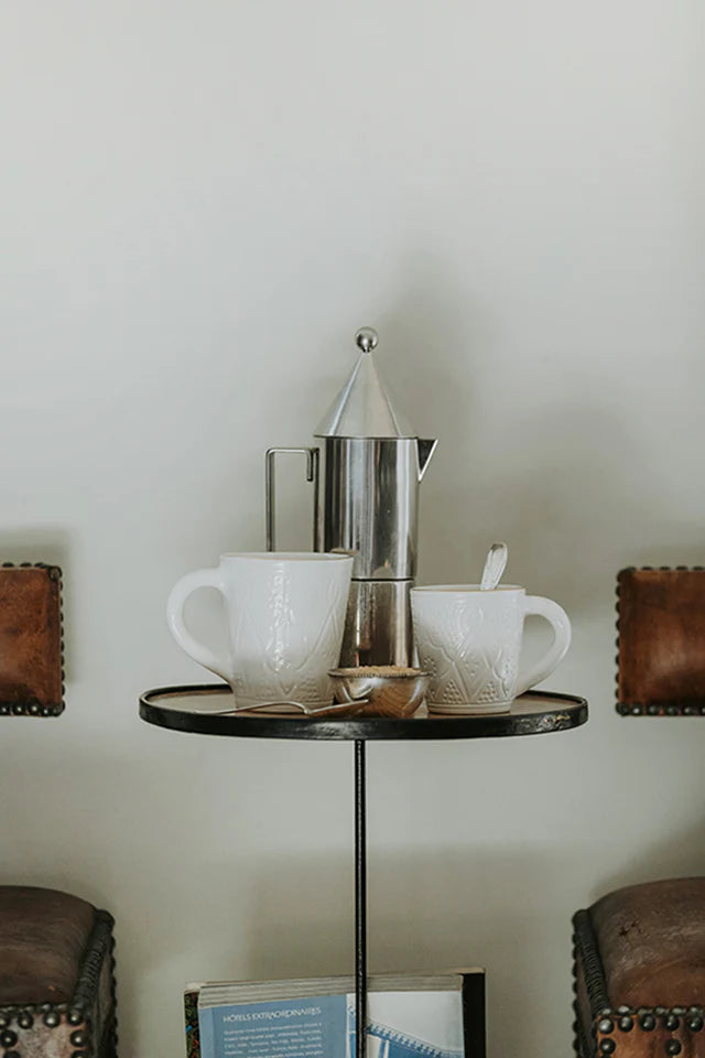 Ceramic Tea Cup – White Relief with Gold – 300 ml