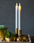 Set 2 LED dinerkaarsen – wit met gouden voet