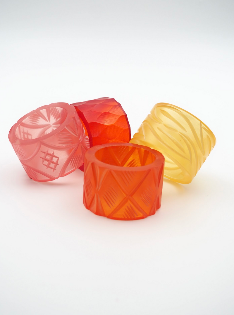 Servetringen – Kleurrijk Harsdesign