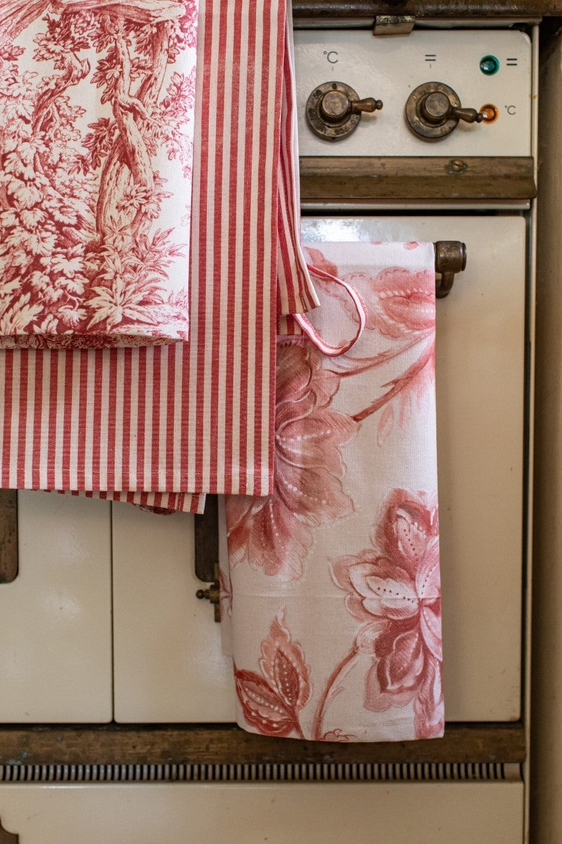Set van 3 keukendoeken rood en roze met toile de Jouy, detail