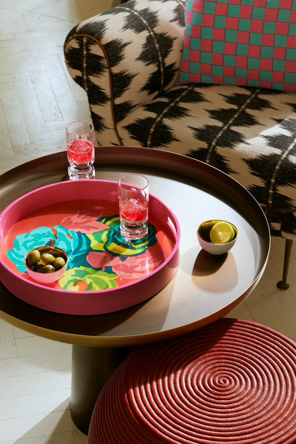 Rond dienblad Nizam Flower geranium, sfeerbeeld met fruit
